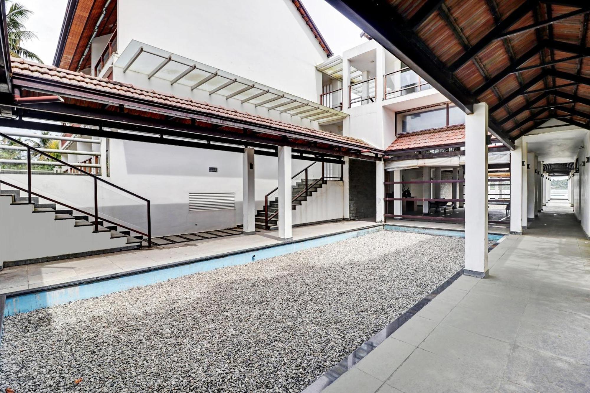 Townhouse Oak Edassery'S Sealine Villa Stay Kochi Buitenkant foto