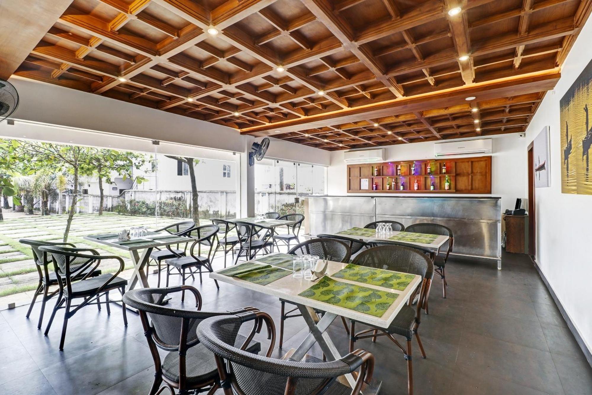Townhouse Oak Edassery'S Sealine Villa Stay Kochi Buitenkant foto