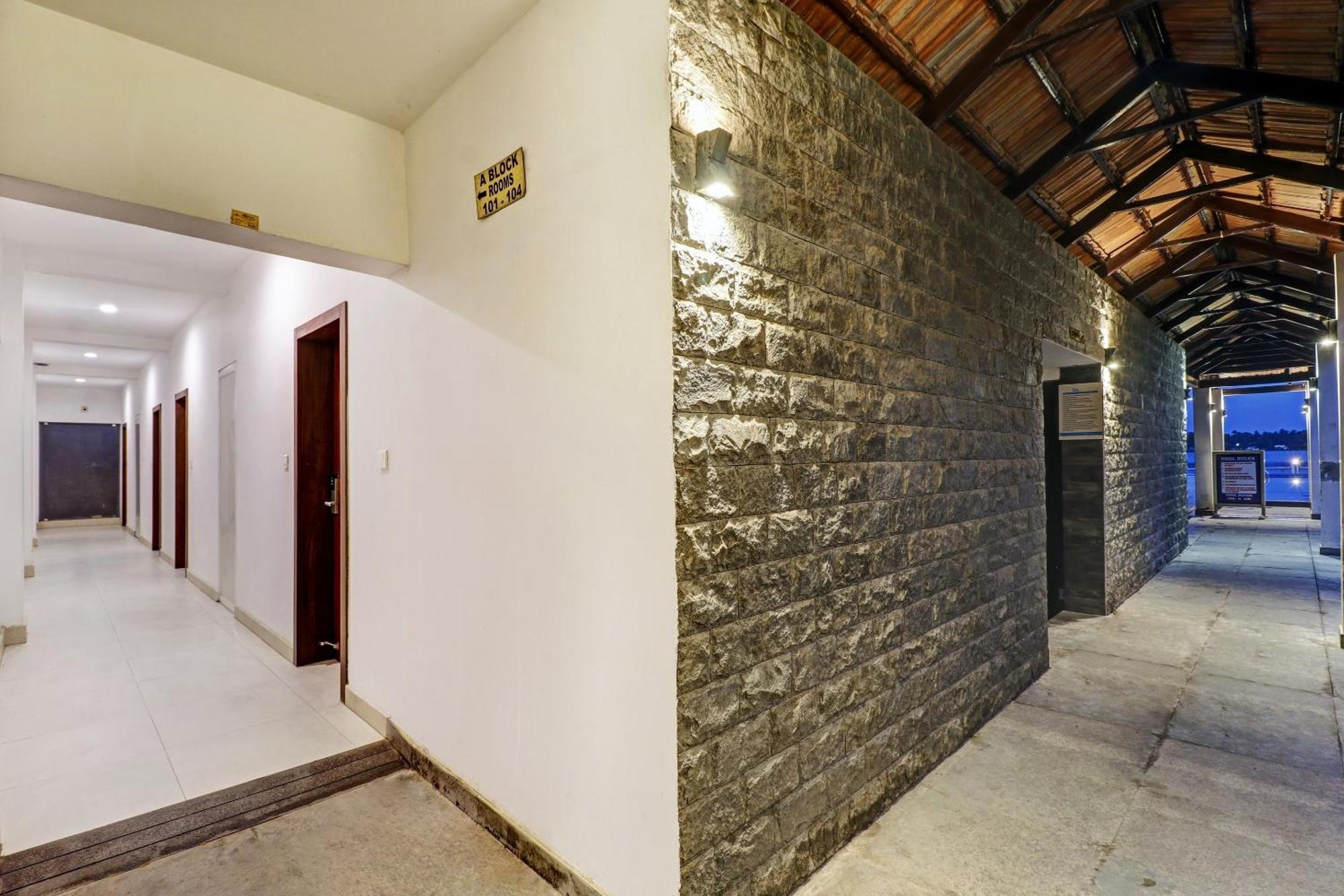 Townhouse Oak Edassery'S Sealine Villa Stay Kochi Buitenkant foto