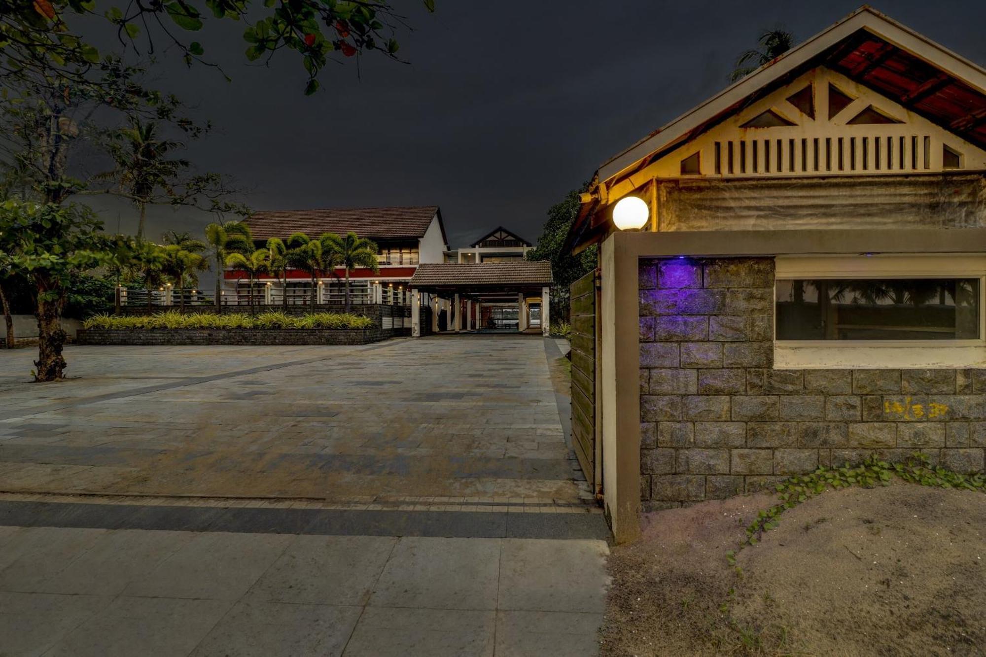 Townhouse Oak Edassery'S Sealine Villa Stay Kochi Buitenkant foto
