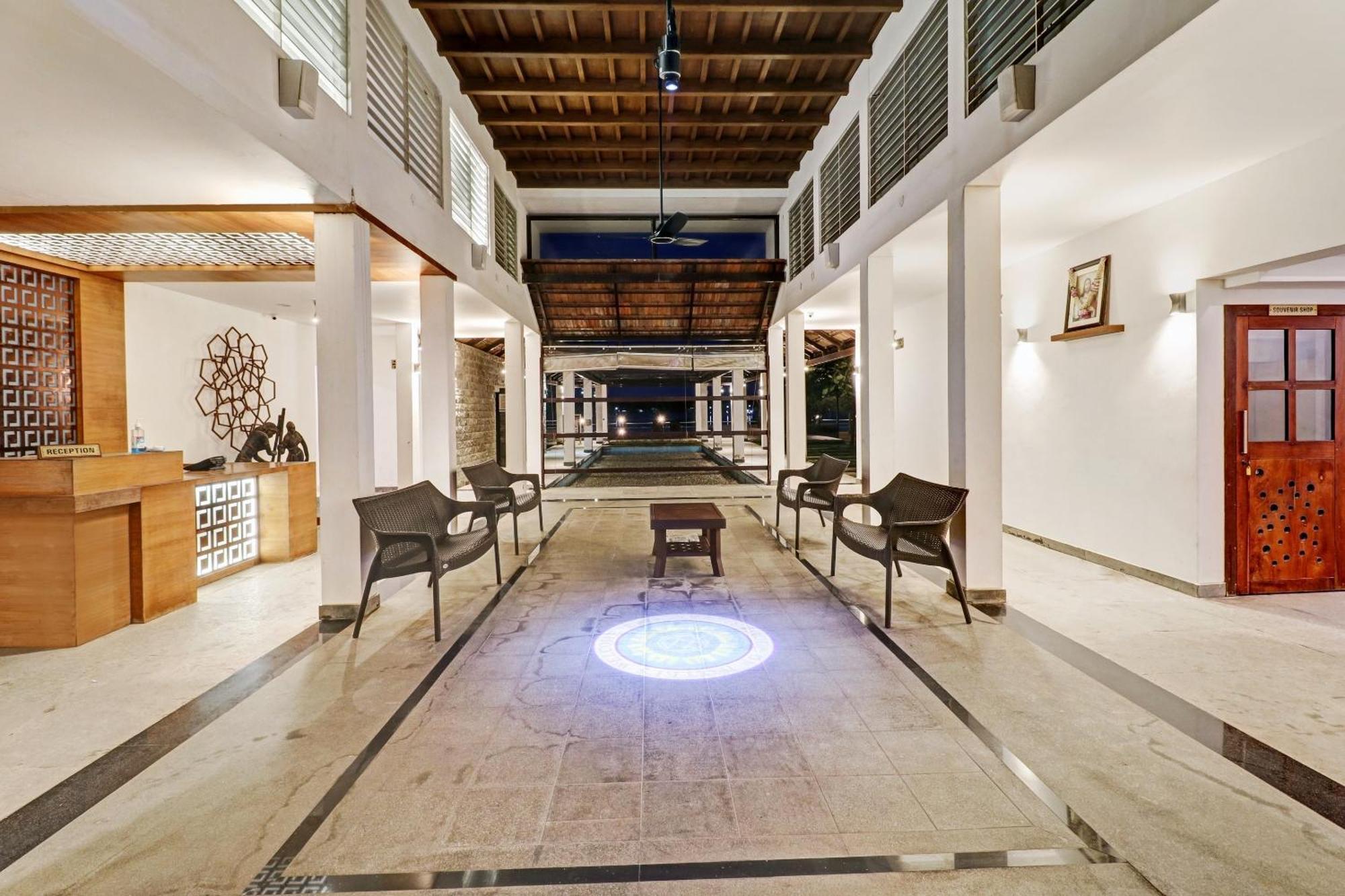 Townhouse Oak Edassery'S Sealine Villa Stay Kochi Buitenkant foto