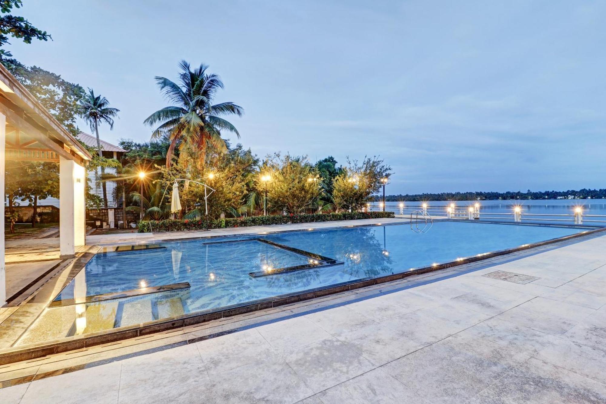 Townhouse Oak Edassery'S Sealine Villa Stay Kochi Buitenkant foto