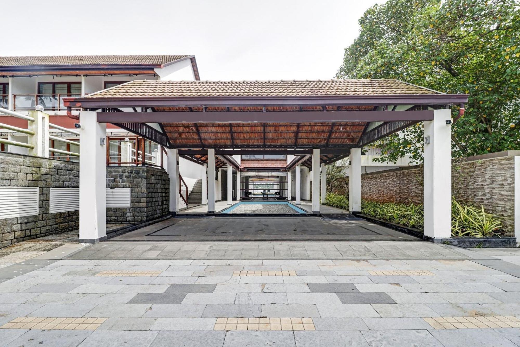Townhouse Oak Edassery'S Sealine Villa Stay Kochi Buitenkant foto