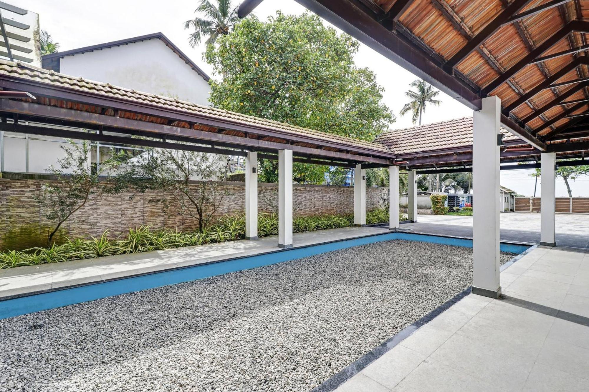 Townhouse Oak Edassery'S Sealine Villa Stay Kochi Buitenkant foto