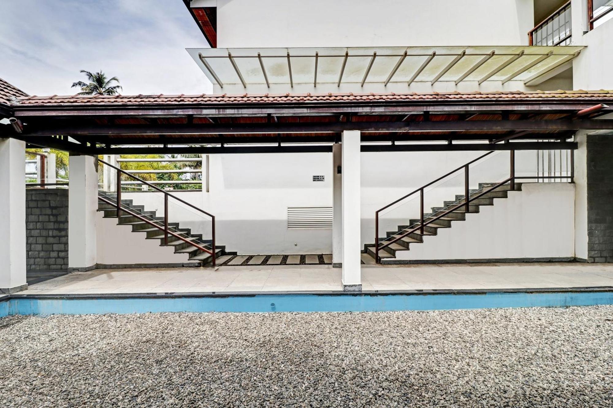 Townhouse Oak Edassery'S Sealine Villa Stay Kochi Buitenkant foto