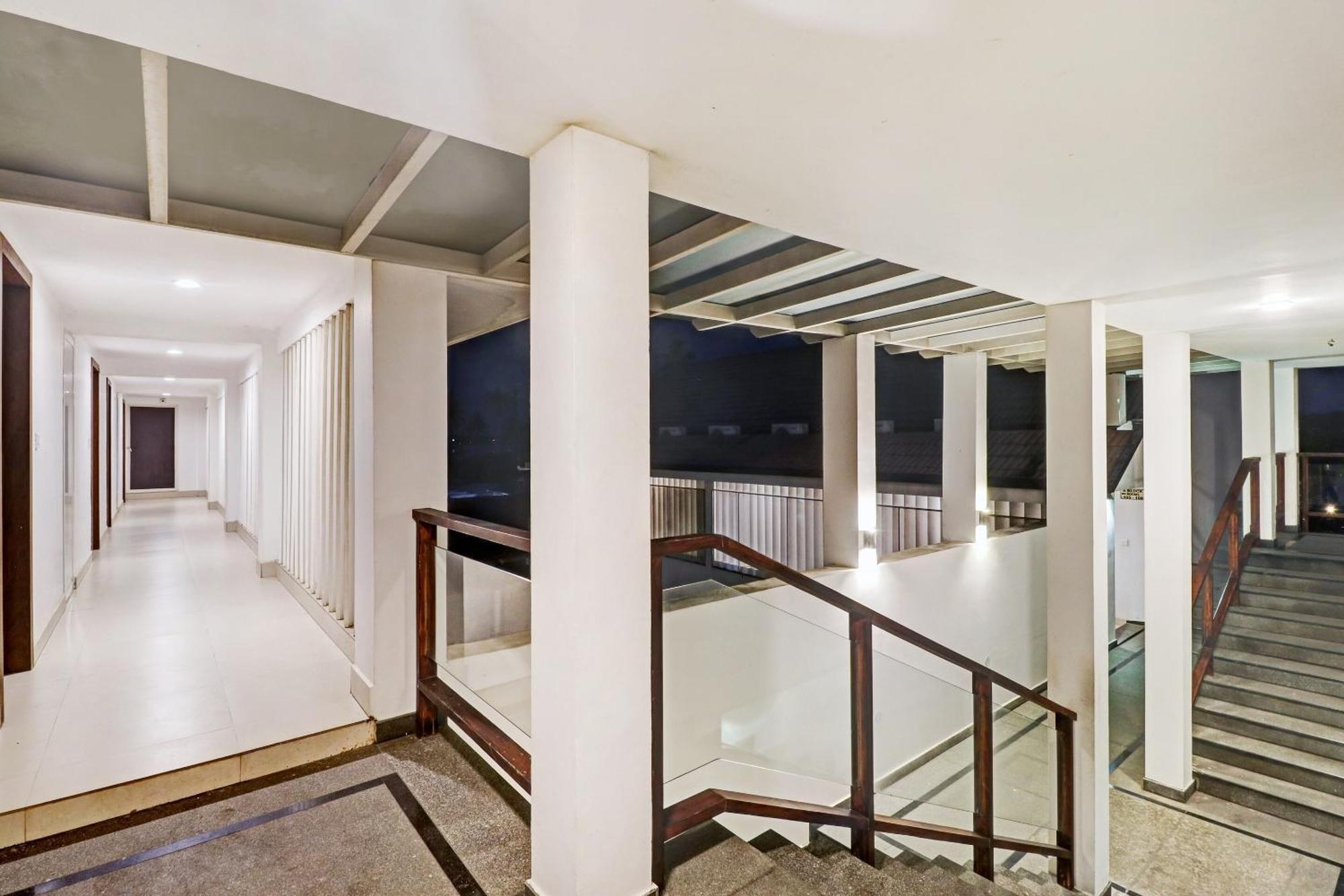 Townhouse Oak Edassery'S Sealine Villa Stay Kochi Buitenkant foto