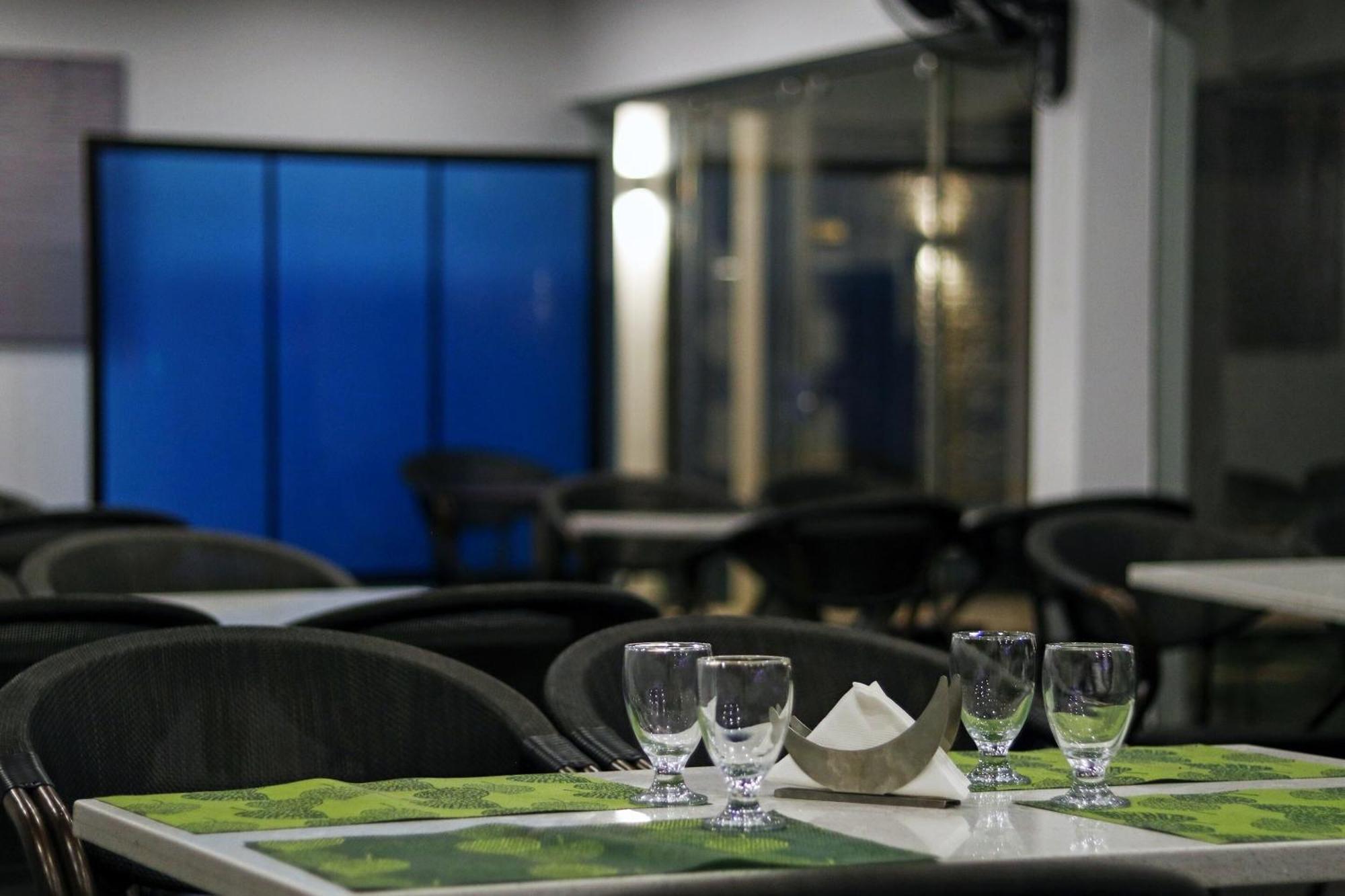 Townhouse Oak Edassery'S Sealine Villa Stay Kochi Buitenkant foto